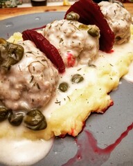 christmas cake with strawberries