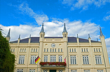 Fototapeta na wymiar Bützower Rathaus am Markt