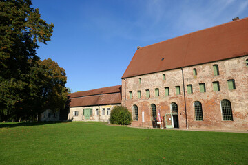 Fototapeta na wymiar Kloster und Schloss Dargun