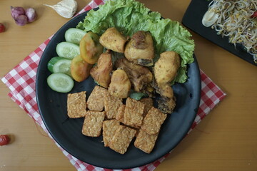 tempeh, tofu, chicken salad with bean sprouts