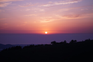 석양이 지는 하늘