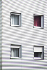 Ventanas de cristal edificio moderno colores