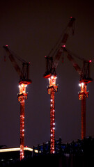 夜のクレーン