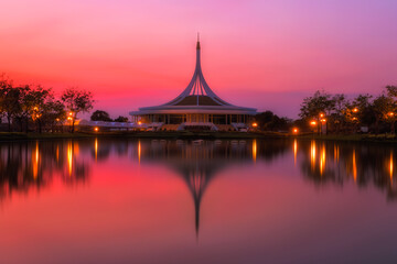 Fototapeta na wymiar Beautiful sky after sunset at Suan luang Rama 9 public park, Bangkok, Thailand