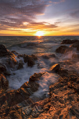 Obraz premium Sunset Seascape of Khao Laem Ya day time, Rayong, Thailand, Lockdown.