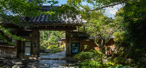 京都のお寺の小さなゲート
