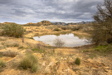 Water reservoir Alcubierre mountains