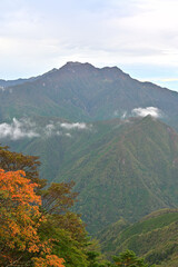西日本最高峰の四国の霊山「石鎚山」の秋