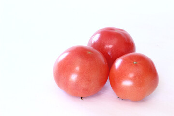 美味しい大玉トマト　”大安吉日”