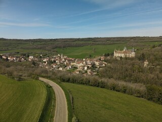 Obraz premium Chateau de Rochepot et le village, Bourgogne, France