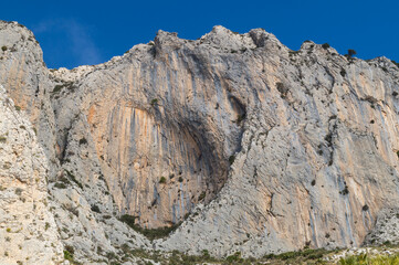 Fototapeta na wymiar majestic rock formation and abstract texture in the beautiful mediterranean mountain landscape in Spain