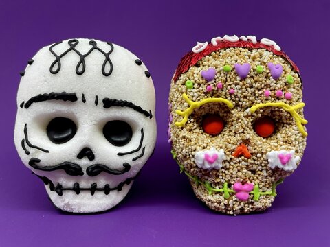 Calaveritas de az&uacute;car y amaranto