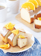 A biscuit citrus cake with oranges