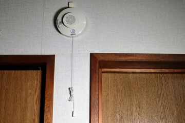 日本の家に設置された火災報知器