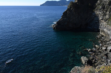 Vista sulla scogliera di Corniglia e il mare