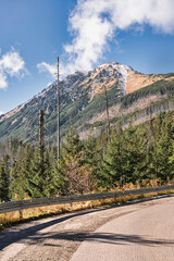 zakręt pod g&oacute;rą