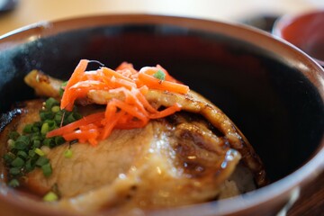 秩父の豚みそ丼
