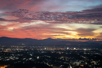 Naklejka premium sunrise over the city