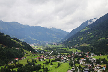 Fototapeta na wymiar The panorama of Gastein valley from Bad Gastein, Austria