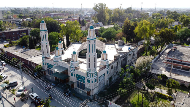 Mosque on the side of the road - Rawalpindi - Pakistan