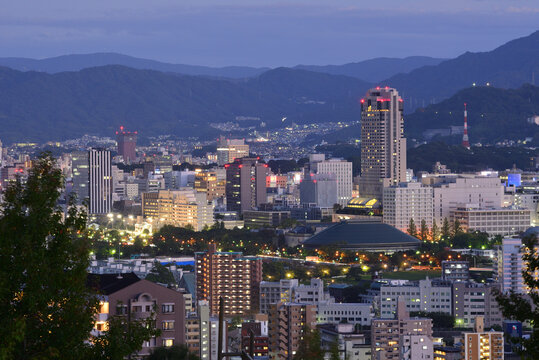 夕暮れ時の広島市（紙屋町方面）