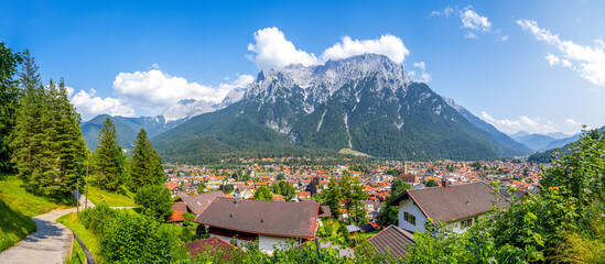 Ausblick über Mittenwald, Karwendel, Bayern, Deutschland 
