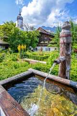 Brunnen, Marienplatz, Garmisch-Partenkirchen, Bayern, Deutschland 