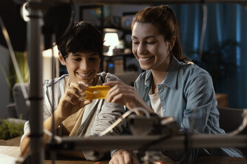 Students learning 3D printing at home