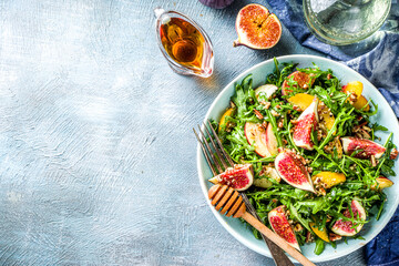 Autumn fig and arugula salad