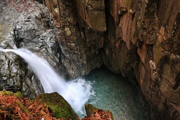 岐阜県中津川市　付知峡　水量がすごい不動滝