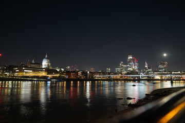 Fototapeta na wymiar london skyline night