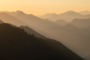 Sonnenaufgang vom Jochberg am Walchensee
