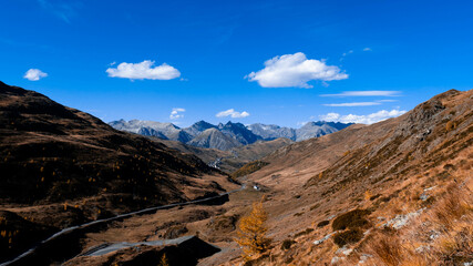 Fototapeta na wymiar Mountain range and valley in the italian alps