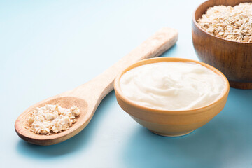 Organic and moisturizing natural yogurt mask