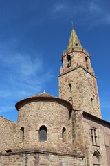 Fototapeta na wymiar La cathédrale de Fréjus vue de l'extérieur