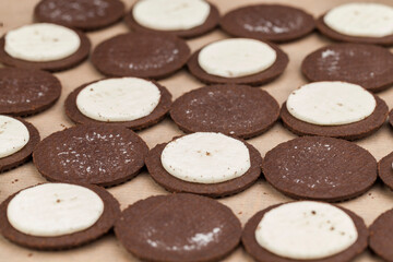chocolate cookies with creamy cream filling