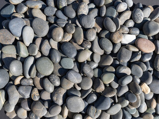 Tulane Riverstones Smooth in Right Side Sunlight