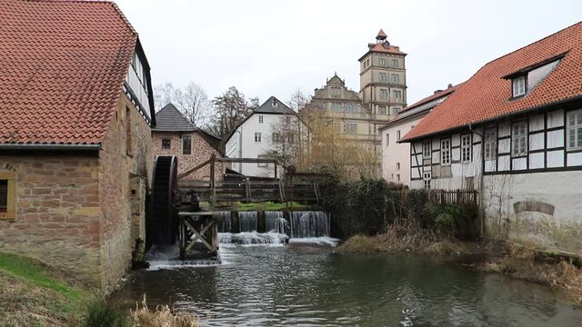 historische &Ouml;lm&uuml;hle am Schloss Brake
