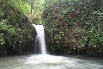 Long exposure of a bridal veil type waterfall