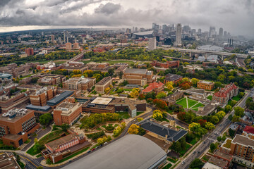 Naklejka premium Aerial View of a large public University in Minneapolis, Minnesota during Autumn
