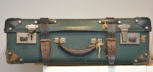 A old antique suitcase from the 1930s used by a New Zealand carpentry Immigrant in 1936