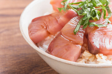 ハマチどんぶり