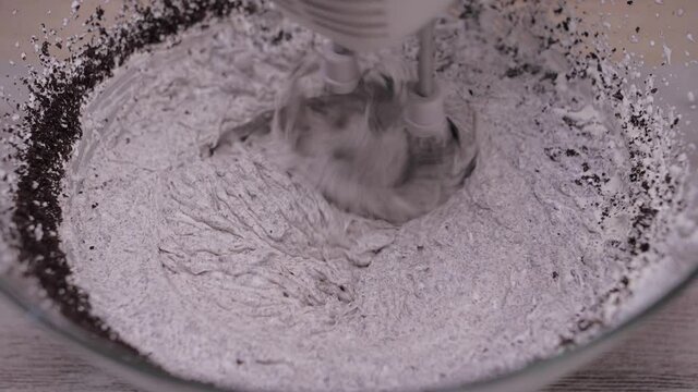 making  oreo cookie mousse with mixer slow motion