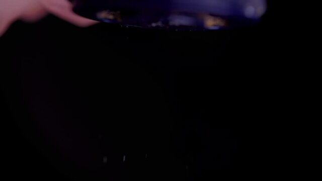 hand pepper grinder slow motion