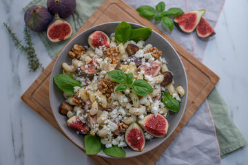pasta salad with figs and goat cheese