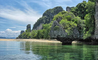 Fototapeta na wymiar Thailand. Wonderful colors of islands and ocean in summer season