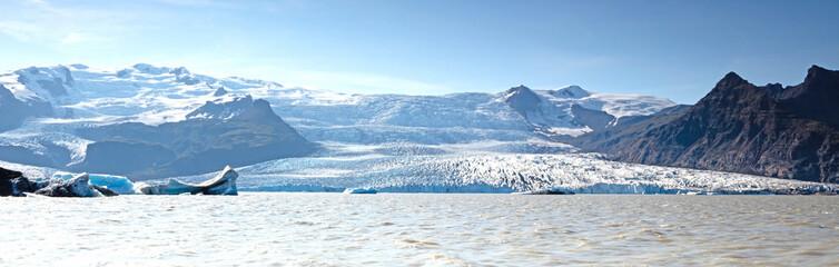 Glacier at the lake Fjallsarlon glacier lagoon
