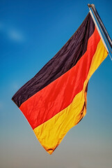Deutschlandfahne im Wind