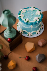Vintage Cake and Table Setup 