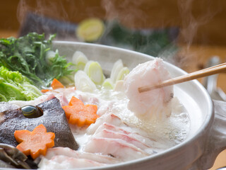 クエ鍋、アラ鍋、日本の人気鍋料理 - obrazy, fototapety, plakaty